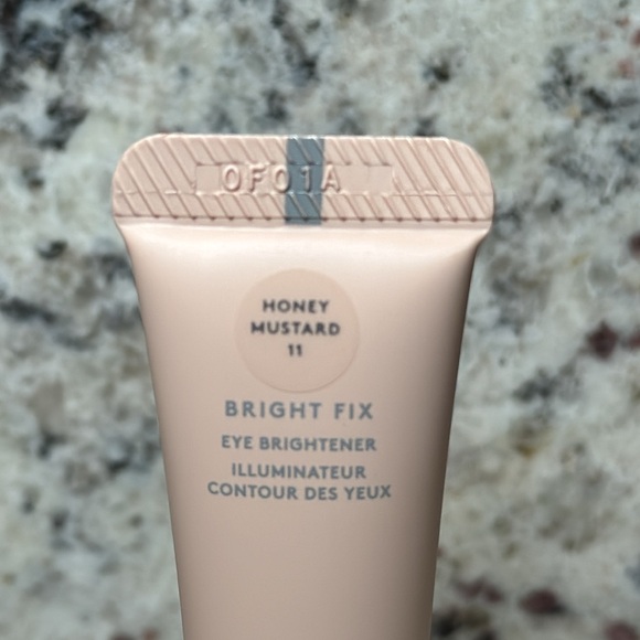 Fenty Beauty Honey Mustard Bright Fix - Picture 4 of 7